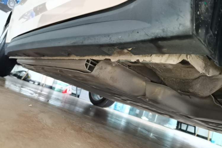 Used ORA Good Cat 2023 401 km Standard Range Luxury Version Ternary Lithium Right Side Sill