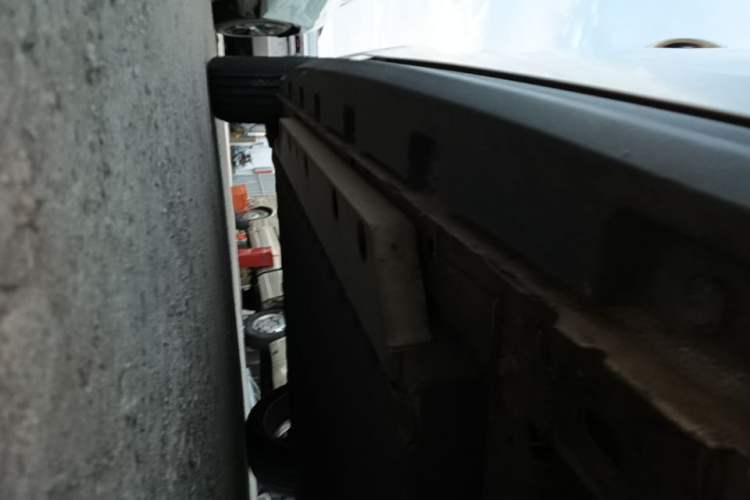 Used ORA Good Cat 2023 401 km Standard Range Luxury Version Lithium Iron Phosphate Right Side Sill