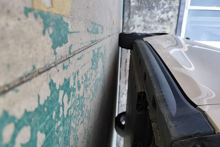 Used ORA Good Cat 2023 401 km Standard Range Premium Trim Ternary Lithium Right Side Sill