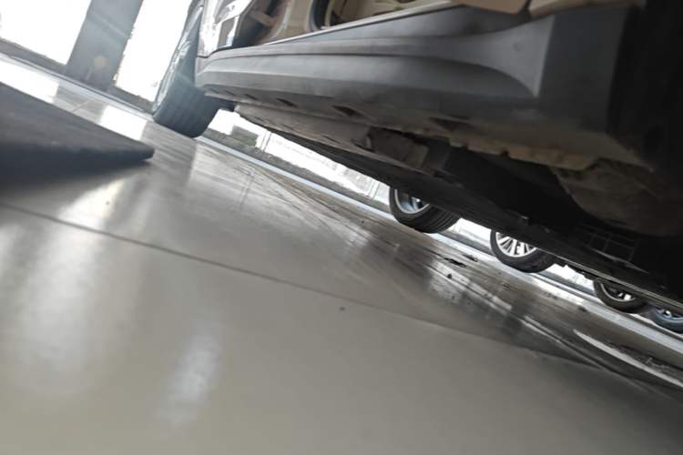 Used ORA Good Cat 2023 401 km Standard Range Luxury Version Lithium Iron Phosphate Right Side Sill