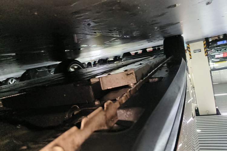 Used ORA Good Cat 2023 401 km Standard Range Prestige Version Lithium Iron Phosphate Right Side Sill