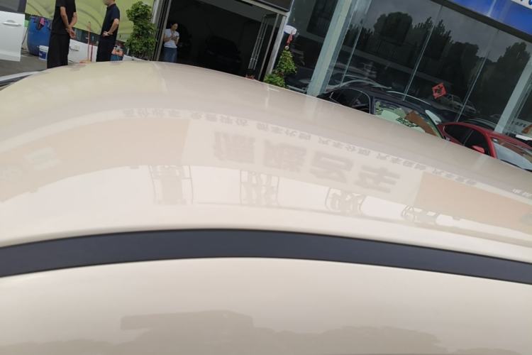Used ORA Good Cat 2023 401 km Standard Range Luxury Version Lithium Iron Phosphate Roof