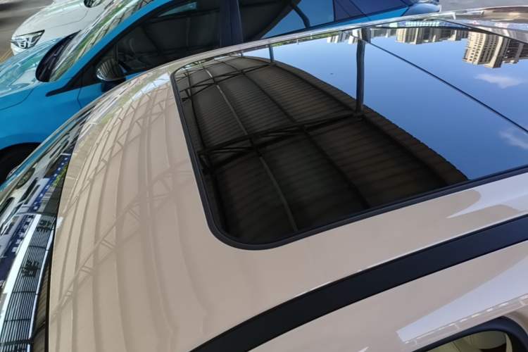 Used ORA Good Cat 2023 401 km Standard Range Premium Version Lithium Iron Phosphate Roof
