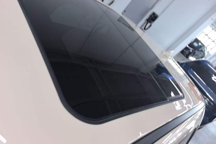 Used ORA Good Cat 2023 401 km Standard Range Premium Version Lithium Iron Phosphate Roof