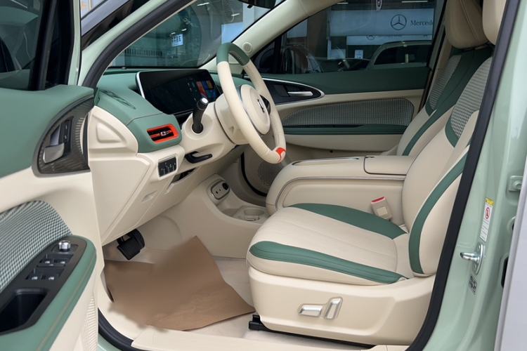 Used ORA Good Cat 2023 401 km Standard Range Prestige Version Lithium Iron Phosphate Interior 2
