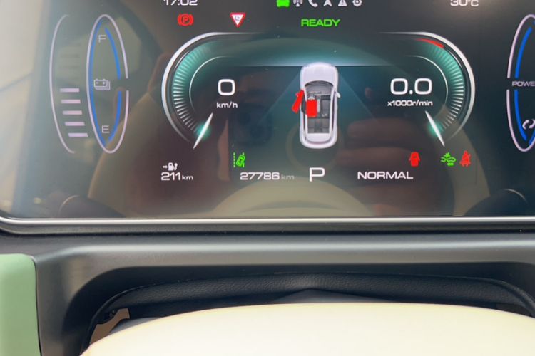 Used ORA Good Cat 2023 401 km Standard Range Prestige Version Lithium Iron Phosphate Odometer Close Up