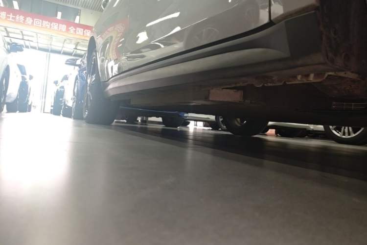 Used ORA Good Cat 2023 401 km Standard Range Prestige Version Lithium Iron Phosphate Right Side Sill