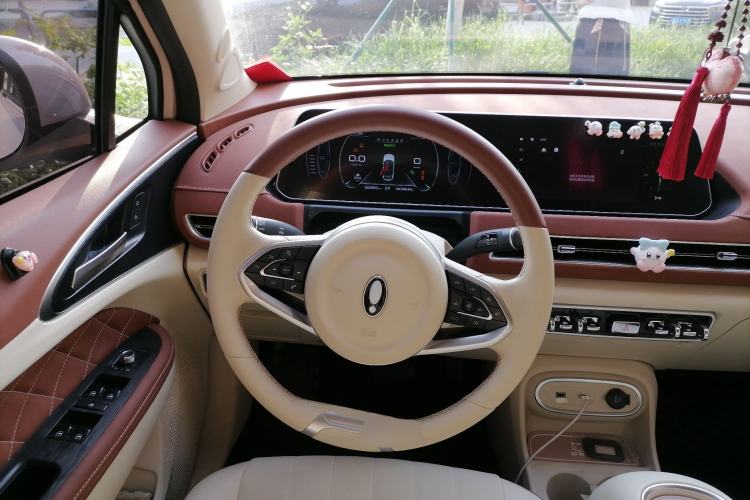 Used ORA Good Cat 2023 401 km Standard Range Luxury Version Ternary Lithium Steering Wheel