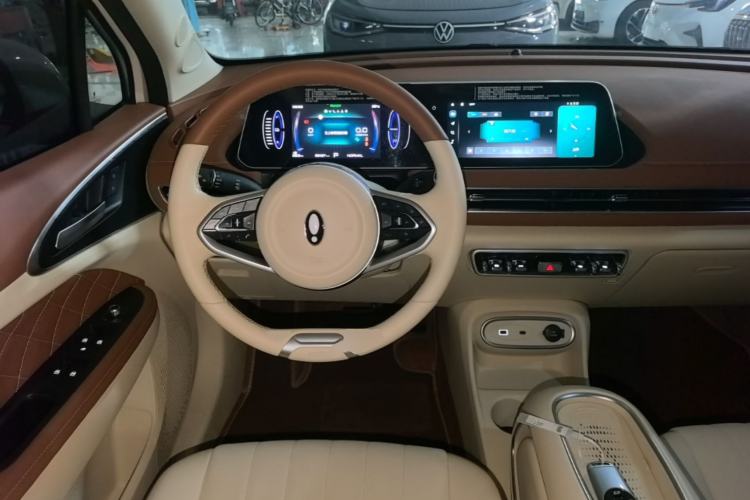 Used ORA Good Cat 2023 401 km Standard Range Luxury Version Lithium Iron Phosphate Steering Wheel