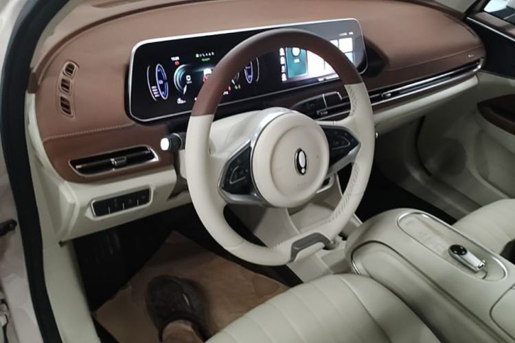 Used ORA Good Cat 2023 401 km Standard Range Luxury Version Lithium Iron Phosphate Steering Wheel