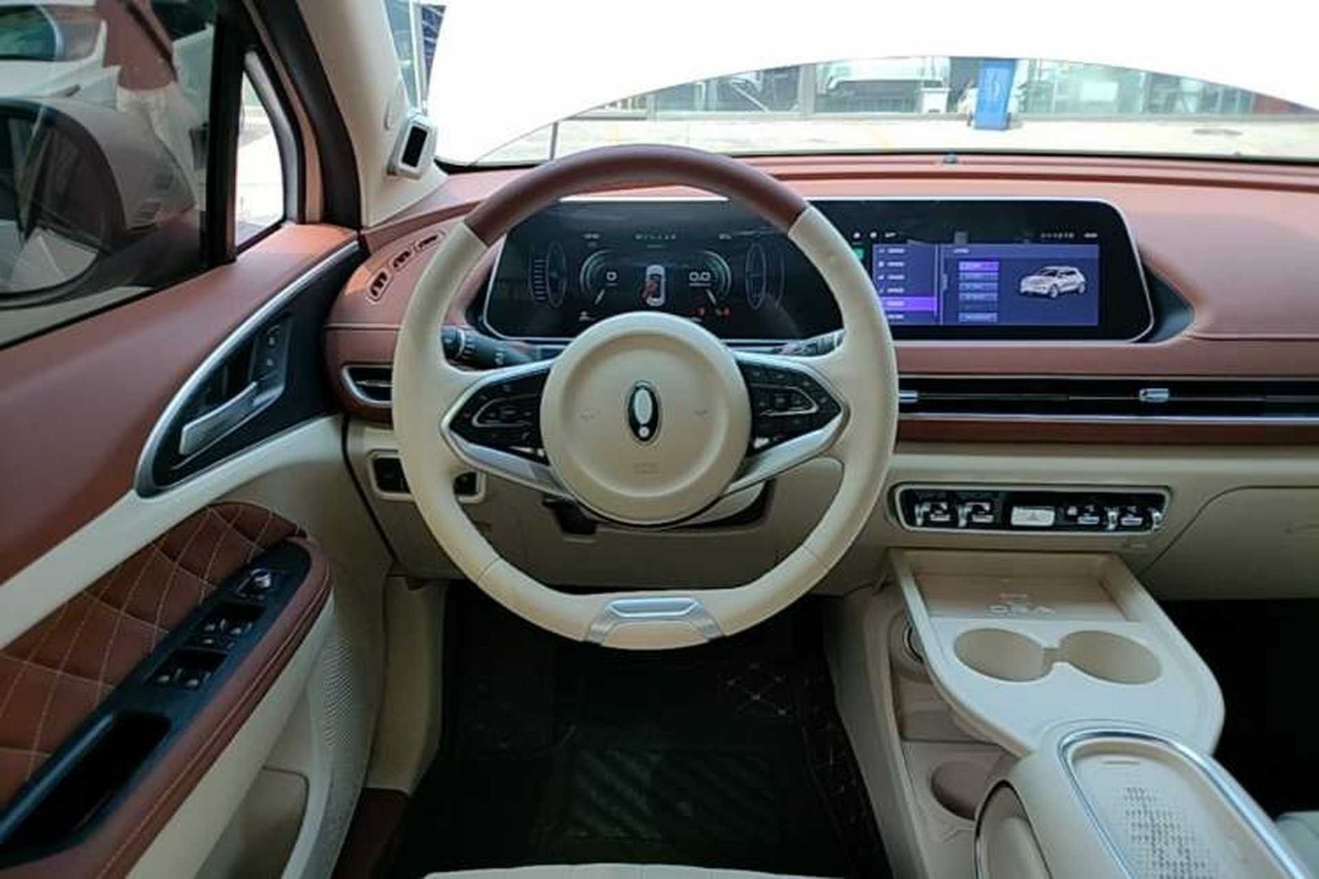 Used ORA Good Cat 2023 401 km Standard Range Premium Version Lithium Iron Phosphate Steering Wheel