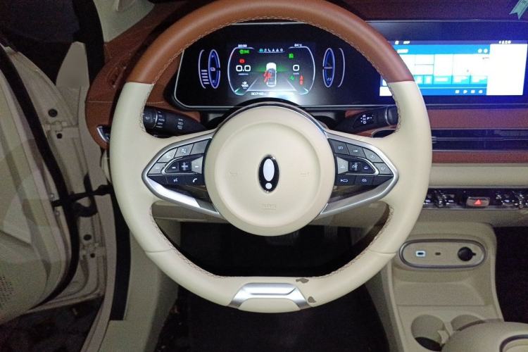 Used ORA Good Cat 2023 401 km Standard Range Luxury Version Lithium Iron Phosphate Steering Wheel