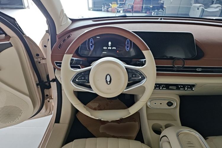 Used ORA Good Cat 2023 401 km Standard Range Luxury Version Lithium Iron Phosphate Steering Wheel