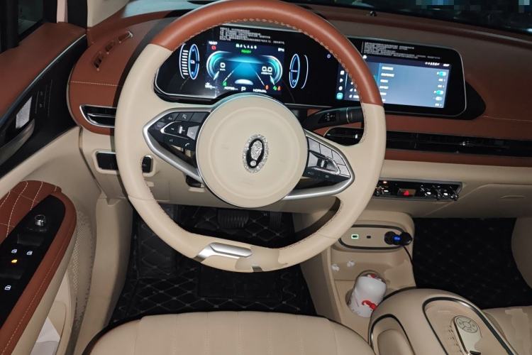 Used ORA Good Cat 2023 401 km Standard Range Luxury Version Lithium Iron Phosphate Steering Wheel