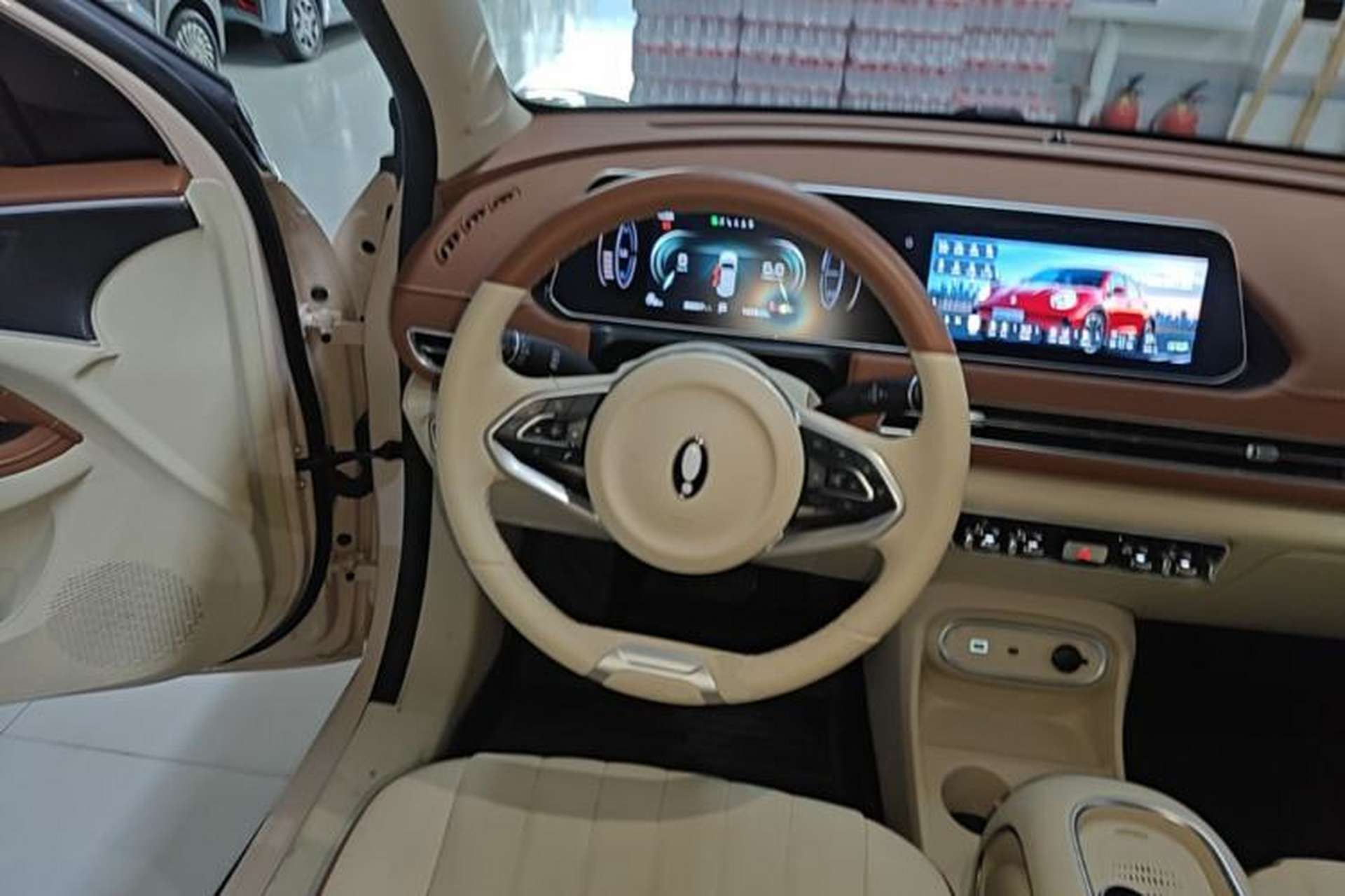 Used ORA Good Cat 2023 401 km Standard Range Luxury Version Lithium Iron Phosphate Steering Wheel