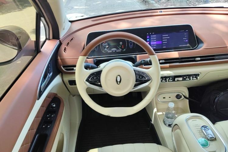 Used ORA Good Cat 2023 401 km Standard Range Luxury Version Lithium Iron Phosphate Steering Wheel