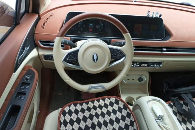 Used ORA Good Cat 2023 401 km Standard Range Comfort Version Lithium Iron Phosphate Steering Wheel