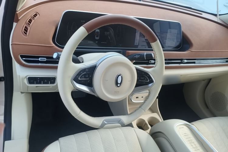 Used ORA Good Cat 2023 401 km Standard Range Premium Version Lithium Iron Phosphate Steering Wheel