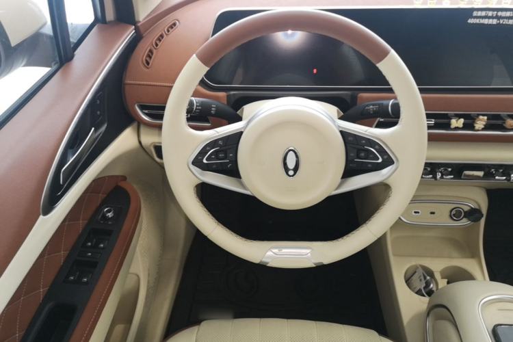 Used ORA Good Cat 2023 401 km Standard Range Premium Version Lithium Iron Phosphate Steering Wheel