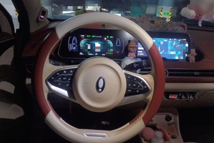 Used ORA Good Cat 2023 401 km Standard Range Premium Version Lithium Iron Phosphate Steering Wheel