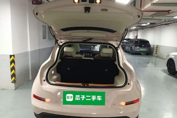 Used ORA Good Cat 2023 401 km Standard Range Luxury Version Lithium Iron Phosphate Trunk