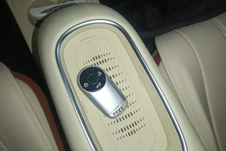Used ORA Good Cat 2023 401 km Standard Range Prestige Version Lithium Iron Phosphate Vehicle Key