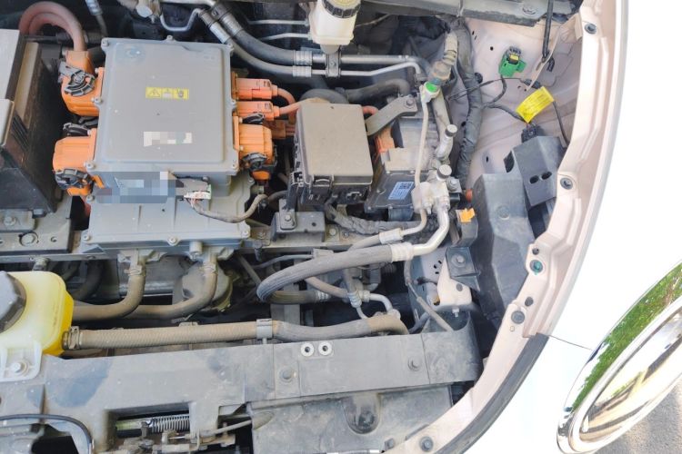 Used ORA Good Cat 2023 401 km Standard Range Luxury Version Lithium Iron Phosphate Engine Bay Left