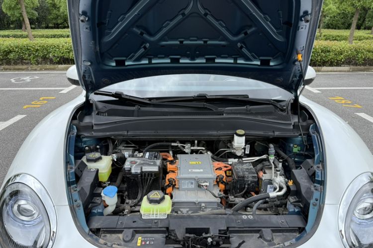 Used ORA Good Cat 2023 401 km Standard Range Luxury Version Lithium Iron Phosphate Engine Bay