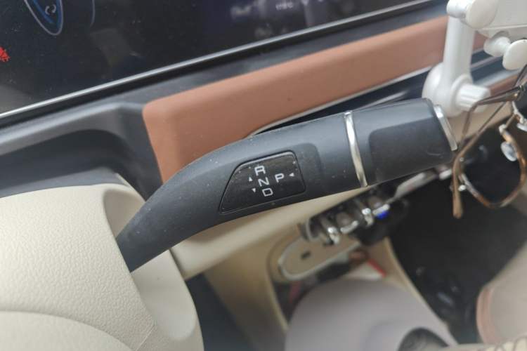 Used ORA Good Cat 2023 401 km Standard Range Luxury Version Lithium Iron Phosphate Gear Lever