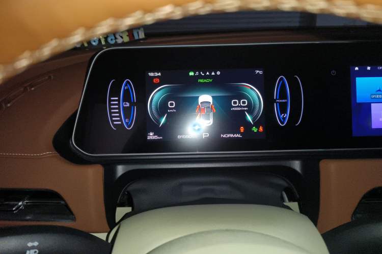 Used ORA Good Cat 2023 401 km Standard Range Premium Version Lithium Iron Phosphate Instrument Cluster