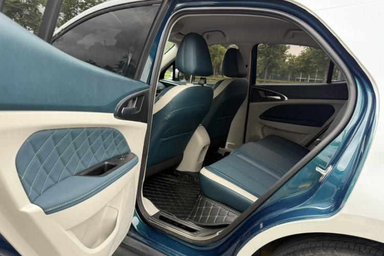 Used ORA Good Cat 2023 401 km Standard Range Luxury Version Lithium Iron Phosphate Interior 12
