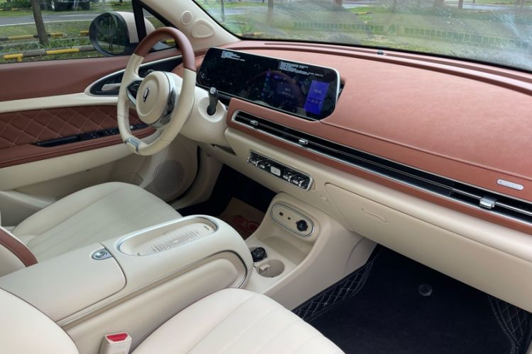 Used ORA Good Cat 2023 401 km Standard Range Luxury Version Lithium Iron Phosphate Interior 7