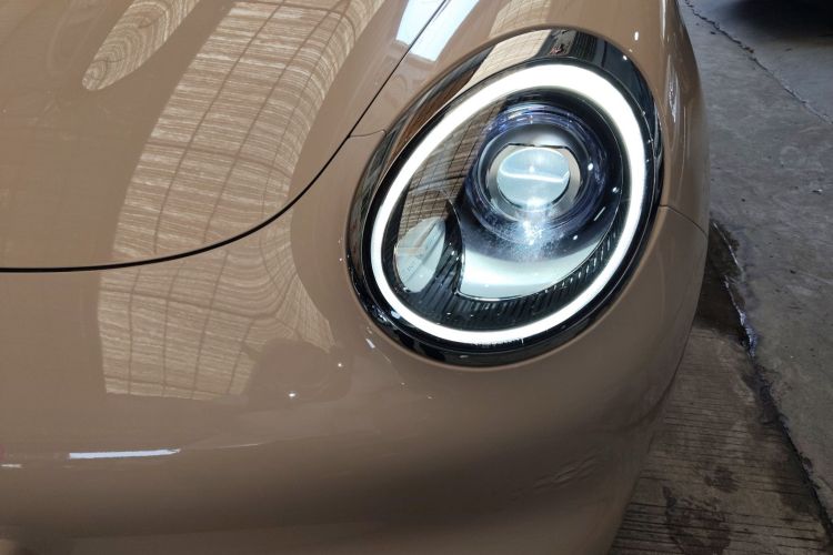 Used ORA Good Cat 2023 401 km Standard Range Premium Version Lithium Iron Phosphate Left Front Headlight