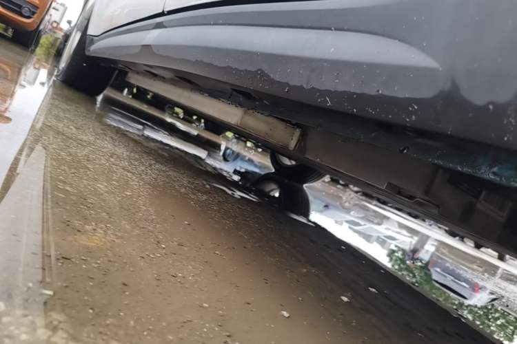 Used ORA Good Cat 2023 401 km Standard Range Luxury Version Lithium Iron Phosphate Left Side Sill