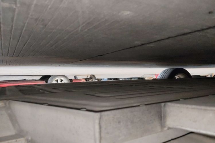 Used ORA Good Cat 2023 401 km Standard Range Premium Version Lithium Iron Phosphate Left Side Sill