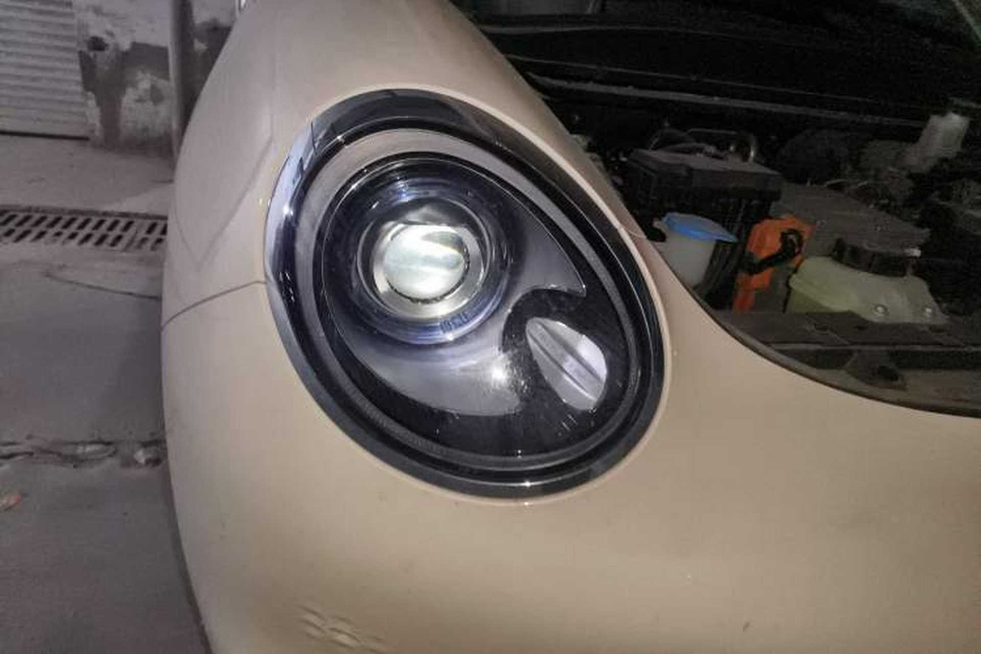 Used ORA Good Cat 2023 401 km Standard Range Premium Version Lithium Iron Phosphate Right Front Headlight