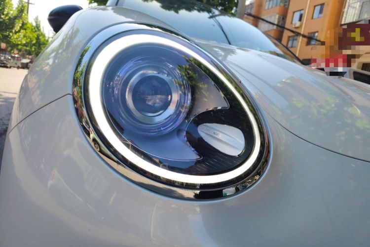 Used ORA Good Cat 2023 401 km Standard Range Luxury Version Lithium Iron Phosphate Right Front Headlight