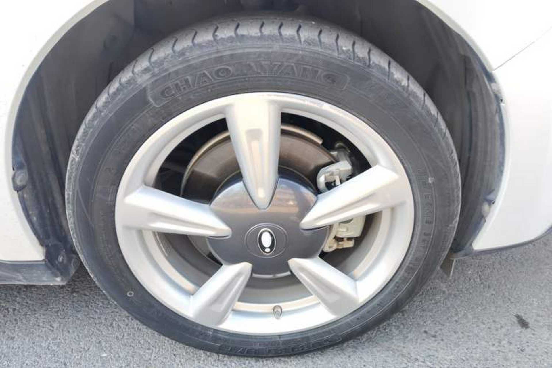 Used ORA Good Cat 2023 401 km Standard Range Luxury Version Lithium Iron Phosphate Right Front Wheel Hub