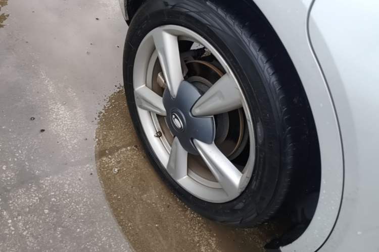 Used ORA Good Cat 2023 401 km Standard Range Luxury Version Lithium Iron Phosphate Right Rear Wheel Hub