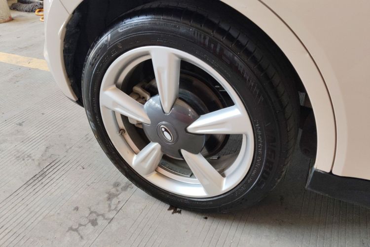 Used ORA Good Cat 2023 401 km Standard Range Premium Version Lithium Iron Phosphate Right Rear Wheel Hub