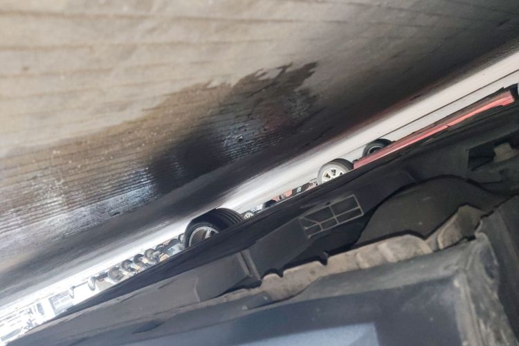 Used ORA Good Cat 2023 401 km Standard Range Premium Version Lithium Iron Phosphate Right Side Sill