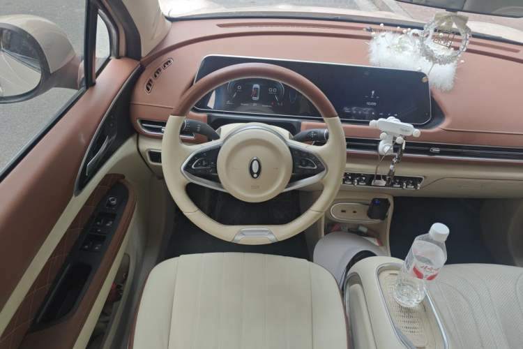 Used ORA Good Cat 2023 401 km Standard Range Luxury Version Lithium Iron Phosphate Steering Wheel