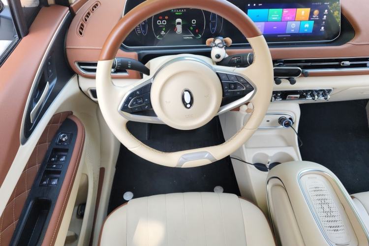 Used ORA Good Cat 2023 401 km Standard Range Luxury Version Lithium Iron Phosphate Steering Wheel