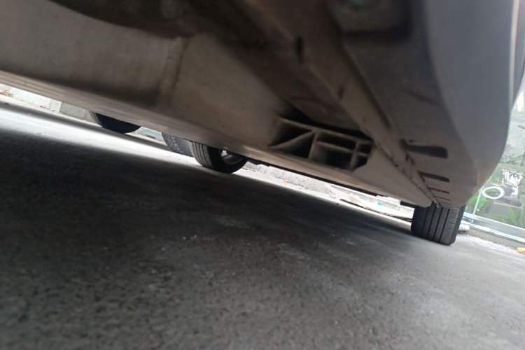 Used ORA Good Cat 2023 401 km Standard Range Luxury Version Ternary Lithium Chassis Rear Right