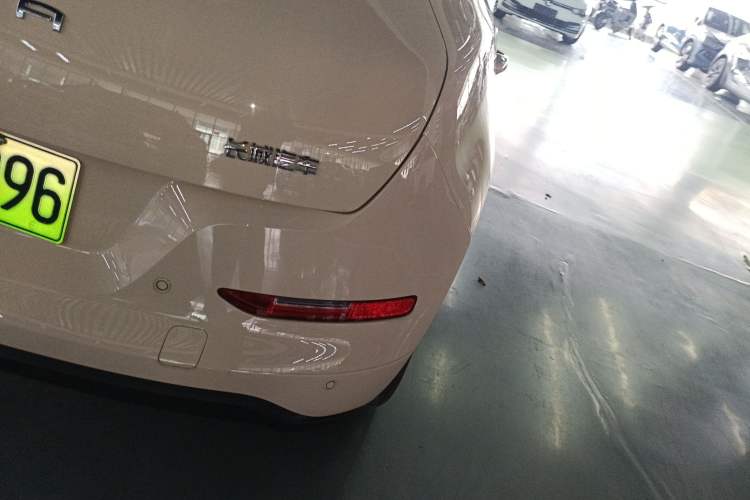 Used ORA Good Cat 2023 401 km Standard Range Premium Version Lithium Iron Phosphate Exterior 6