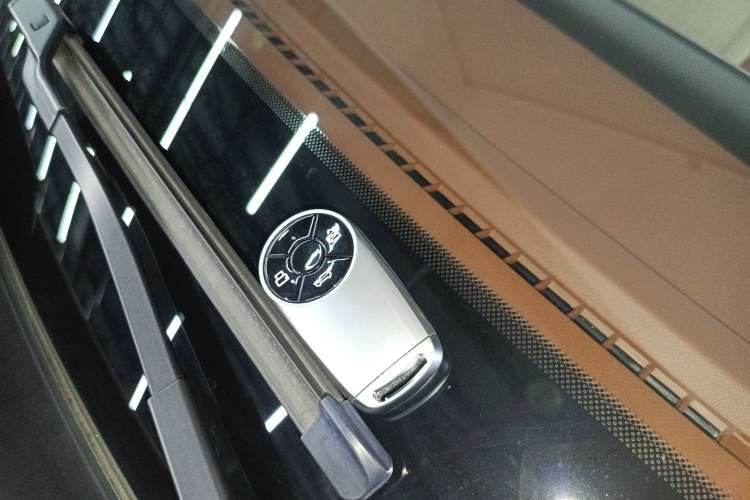 Used ORA Good Cat 2023 401 km Standard Range Premium Version Lithium Iron Phosphate Interior 1