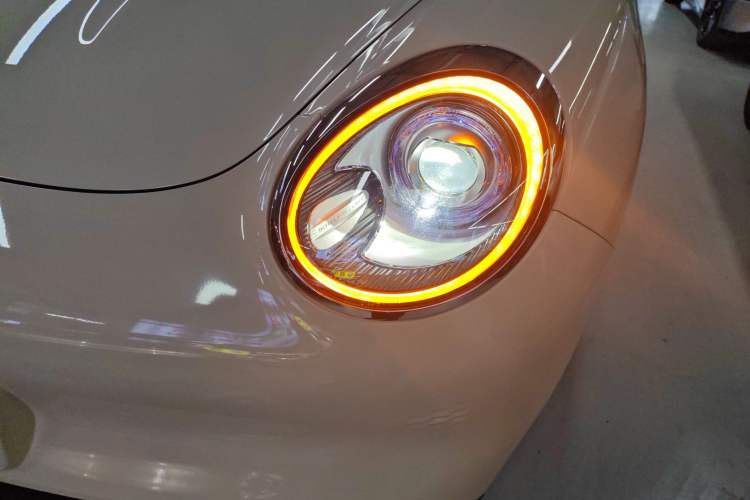 Used ORA Good Cat 2023 401 km Standard Range Luxury Version Ternary Lithium Left Front Headlight