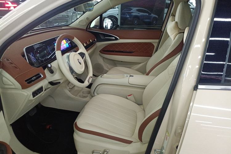 Used ORA Good Cat 2023 401 km Standard Range Premium Version Lithium Iron Phosphate Left Front Seat