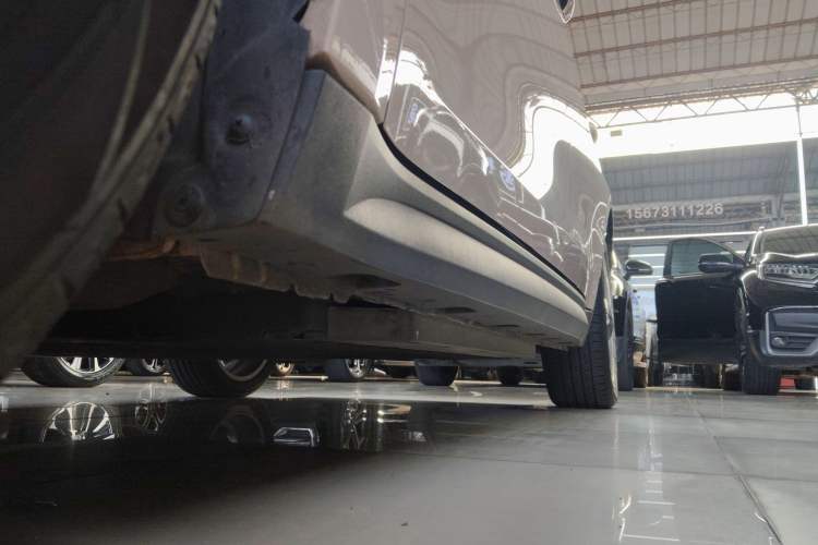 Used ORA Good Cat 2023 401 km Standard Range Luxury Version Lithium Iron Phosphate Left Side Sill