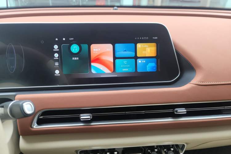 Used ORA Good Cat 2024 401 km Luxury Version 126 kW Audio And AC Panel